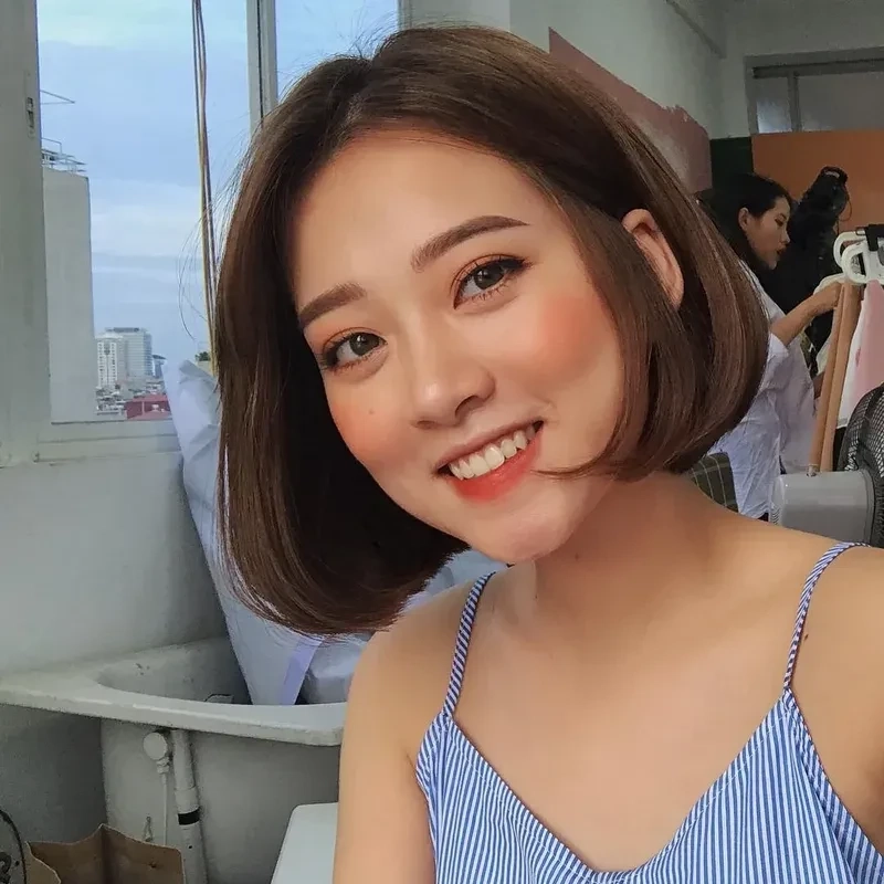 Gái xinh cute tóc ngắn mang lại vẻ ngoài dễ thương và hiện đại