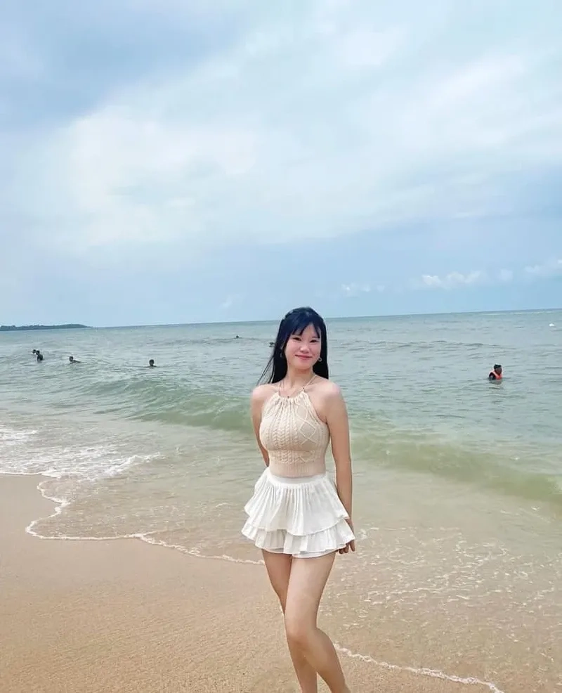 Tải hình nền gái đẹp ngầu cho điện thoại mang phong cách mới