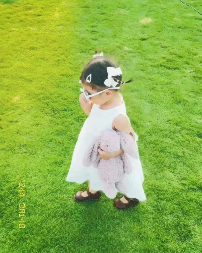 Hình ảnh bé gái dễ thương cho điện thoại dễ thương nhất để chia sẻ