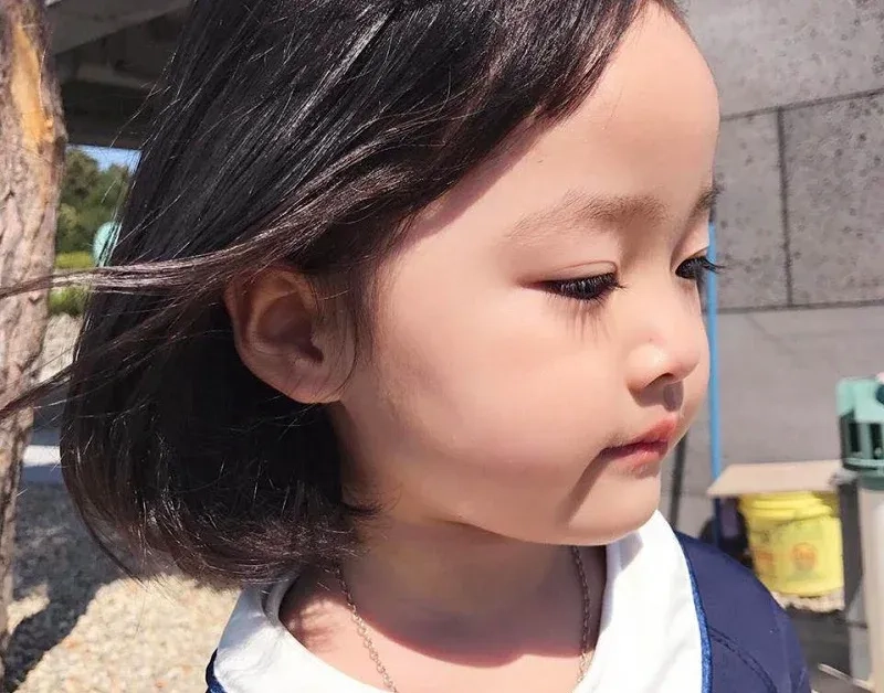 Tải hình ảnh em bé gái dễ thương cho máy tính dễ dàng sử dụng