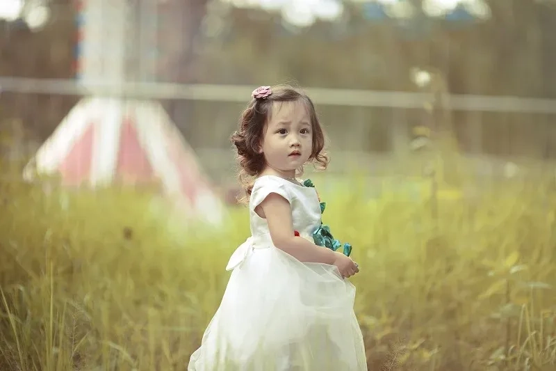 Hình ảnh em bé gái dễ thương cho máy tính dễ thương nhất dành cho bạn