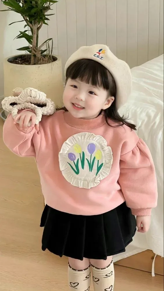Tải hình ảnh bé gái dễ thương với độ phân giải cao