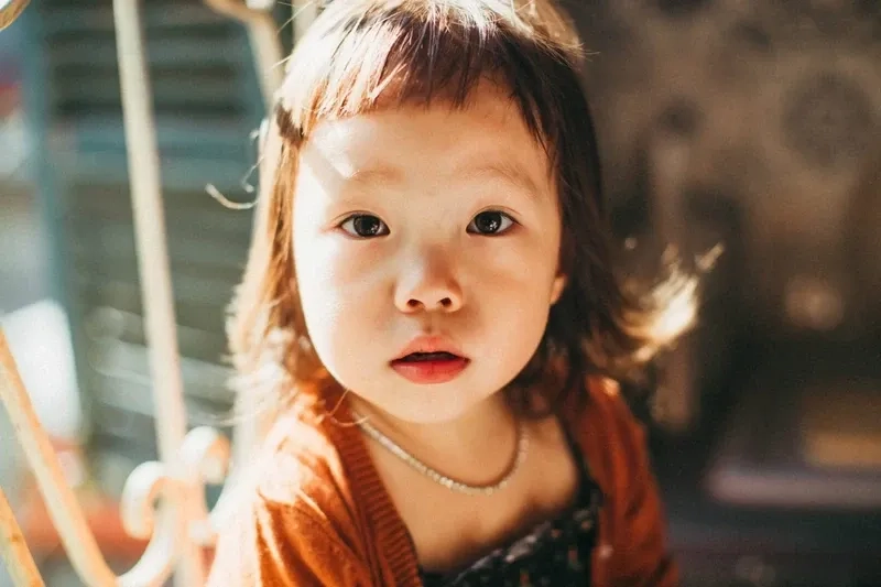 Hình ảnh bé gái dễ thương cho điện thoại dễ thương nhất đầy sáng tạo