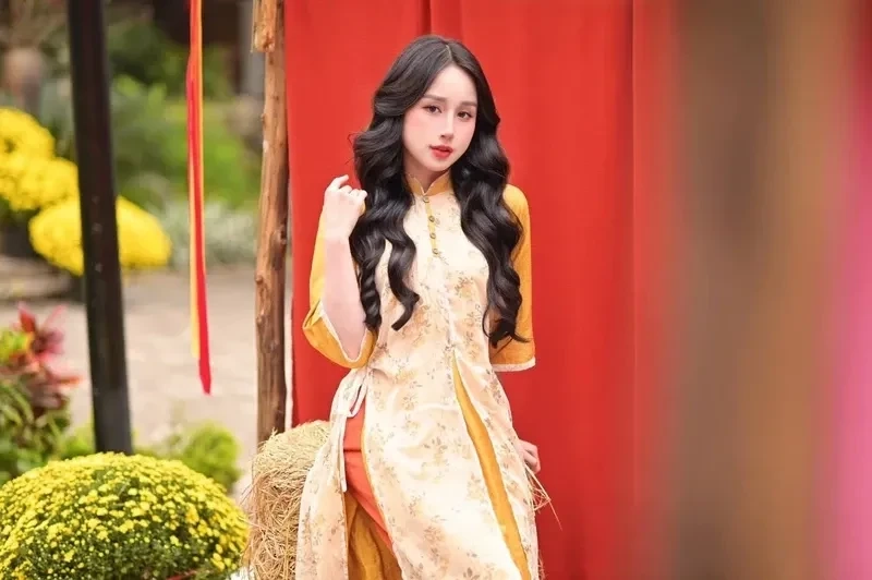 Ảnh gái đẹp 2k2 thể hiện sự thanh thoát và tươi sáng