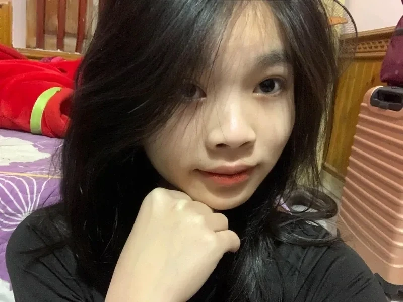 Anh gái k8 dễ thương, thu hút với vẻ đẹp dịu dàng và năng động