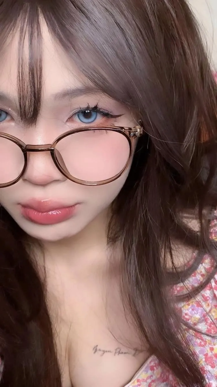 Hình ảnh gái 2k5 dễ thương đầy ngộ nghĩnh và đáng yêu