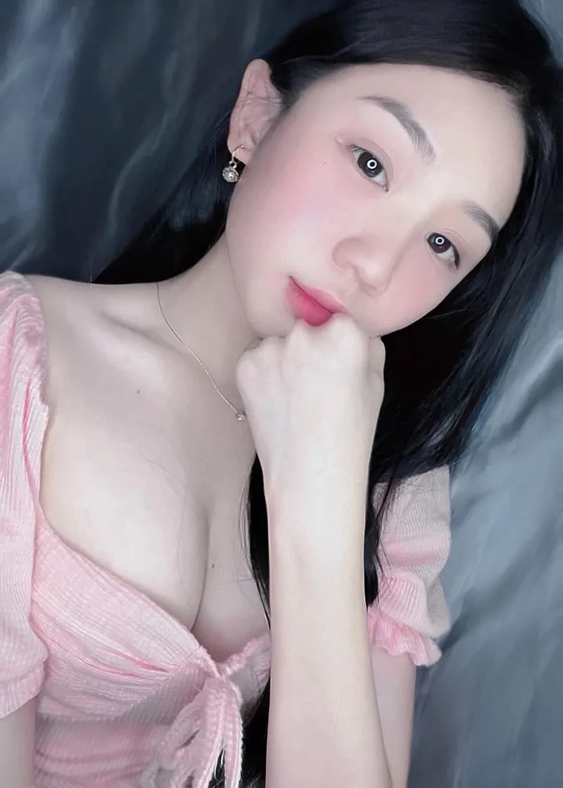 Ảnh gái k9 che mặt mang phong cách bí ẩn, gợi tò mò