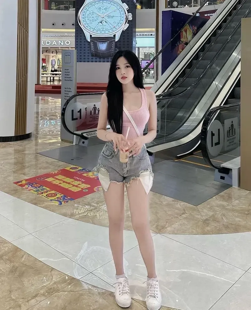 Hình nền gái xinh 4k miễn phí, tải ngay để làm hình nền