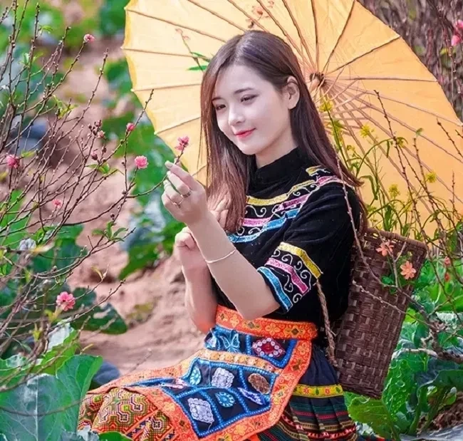 Gái dân tộc Tạng, vẻ đẹp đặc trưng của nền văn hóa vùng cao
