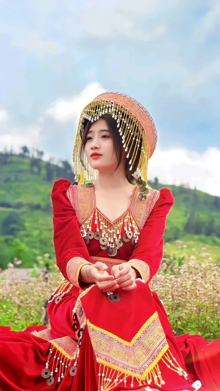 Gái dân tộc Thái, với vẻ đẹp đằm thắm và thanh thoát