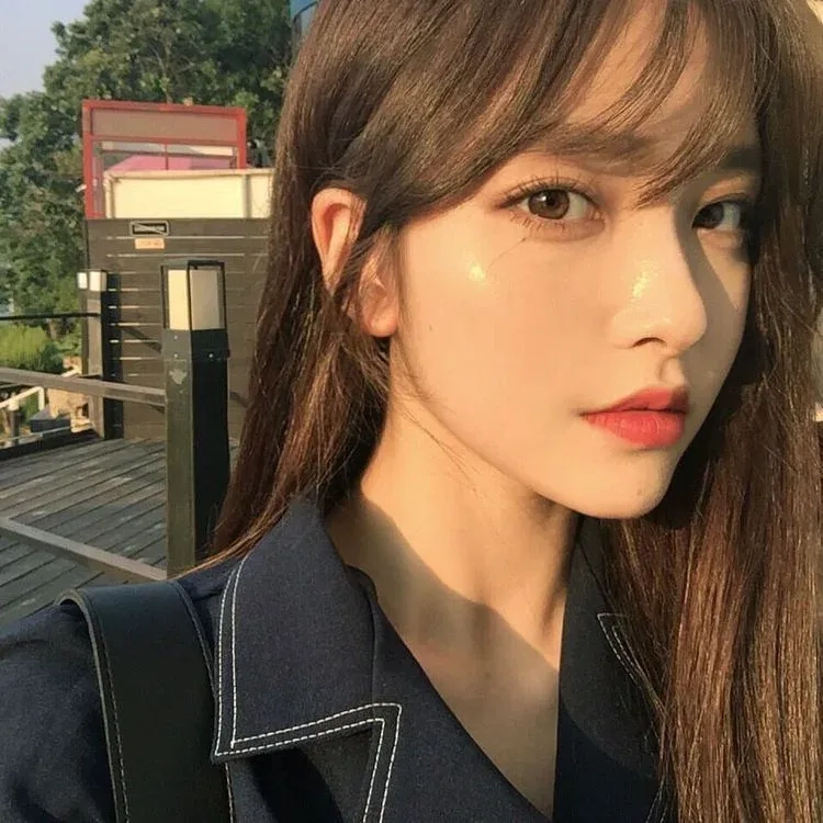 Ảnh Park Min Young mang đến sự trẻ trung và thần thái tự nhiên