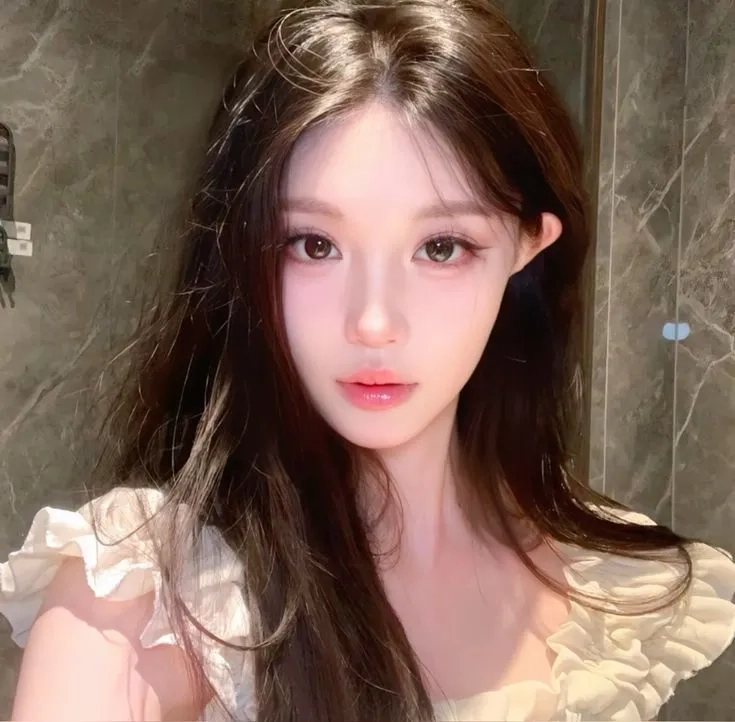 Ảnh Kang Seung Hyun nổi bật với thần thái tự tin và phong cách riêng