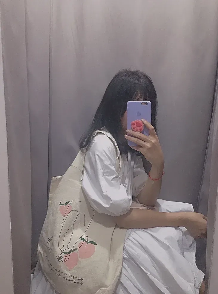Tải hình ảnh gái k7 tóc ngắn để làm mới không gian điện thoại của bạn
