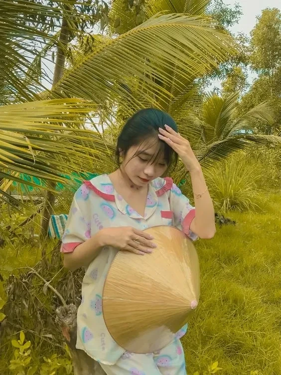Ảnh thiếu nữ quê Việt Nam mang đậm nét truyền thống và dịu dàng