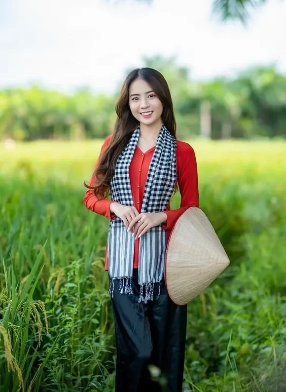 Ảnh cô gái quê mùa mang phong thái chân chất, thu hút mọi ánh nhìn