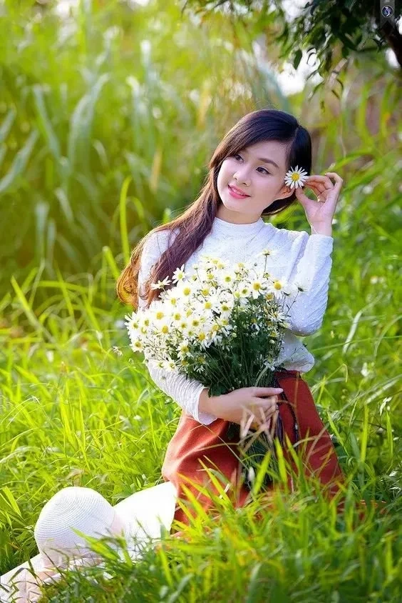 Ảnh cô gái vùng quê với nét duyên dáng, dịu dàng đầy sức sống