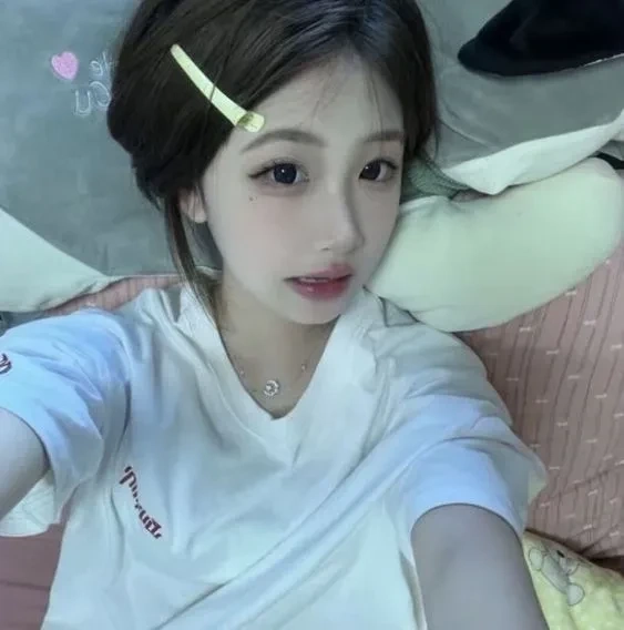 Video gái Trung Quốc dễ thương với vẻ ngoài tươi mới