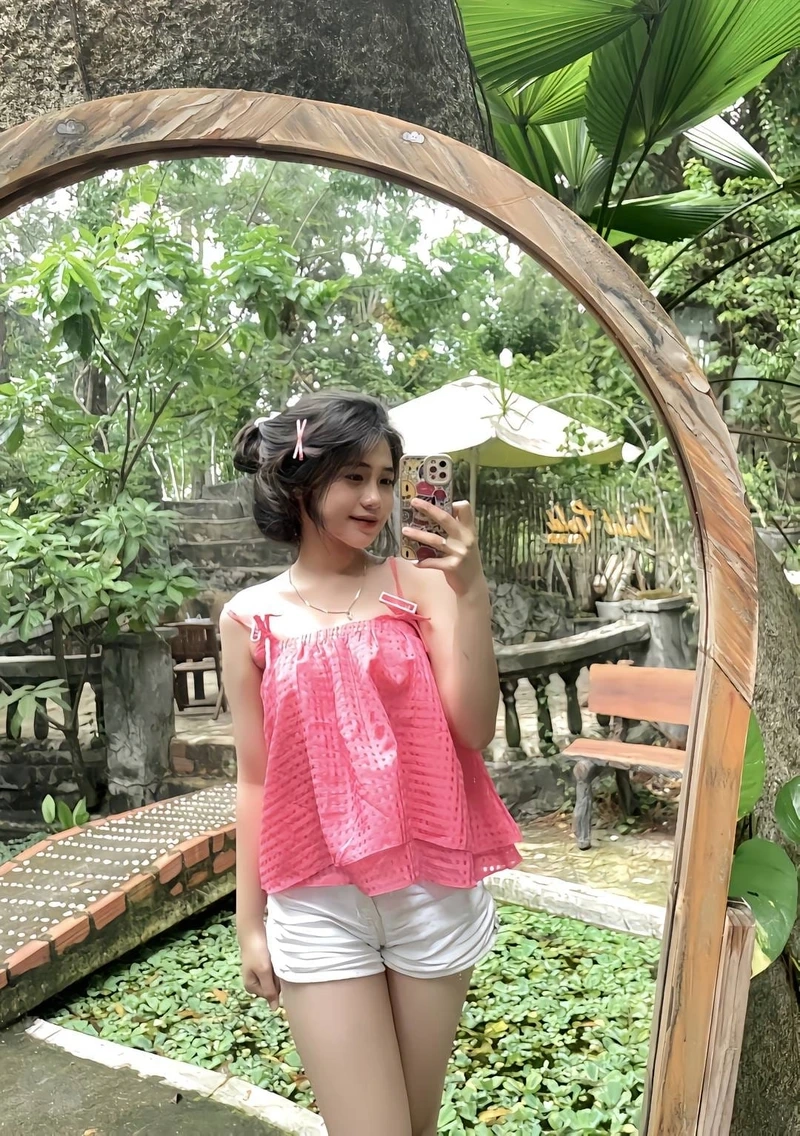 Hình ảnh girl xinh 2K6 đẹp nhất mang đến sự quyến rũ, cuốn hút