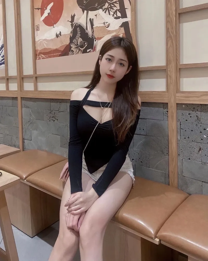 Hình nền con gái xinh ngầu Instagram phù hợp với mọi thiết bị