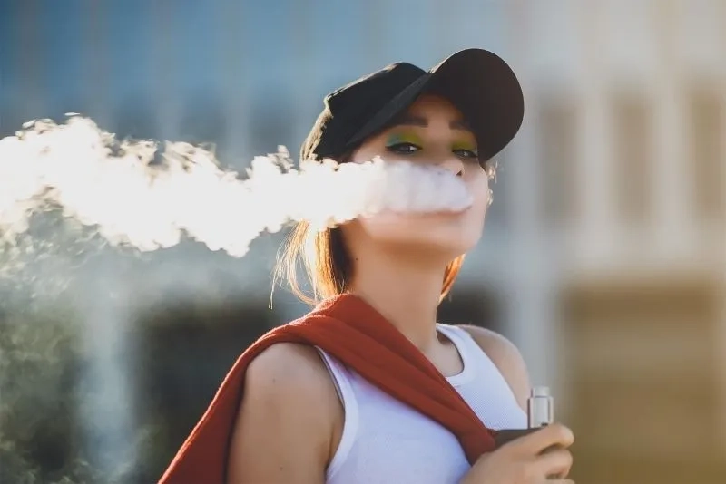 Avatar mèo Tom hút thuốc đầy cool và chất chơi