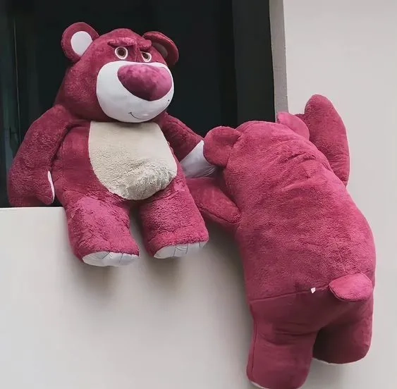 Gấu bông lotso miniso là sản phẩm được yêu thích bởi giới trẻ