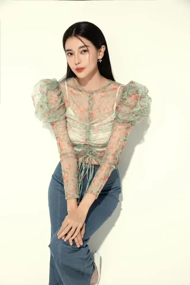 Cao Thái Hà Trại Hoa Đỏ là bộ phim nhận được nhiều lời khen ngợi