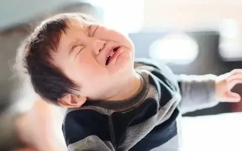 Meme smile cry dễ thương với các biểu cảm sáng tạo và đáng yêu