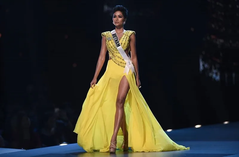 H Hen Nie evening gown gây ấn tượng tại Miss Universe