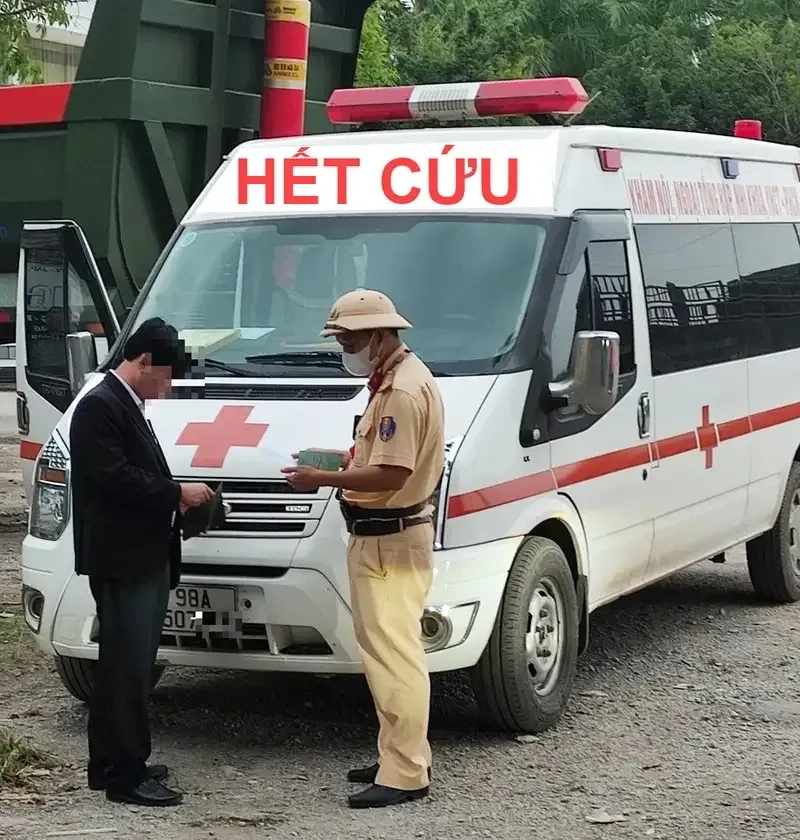 Cấp cứu meme hài hước và sáng tạo không ngừng mang lại niềm vui