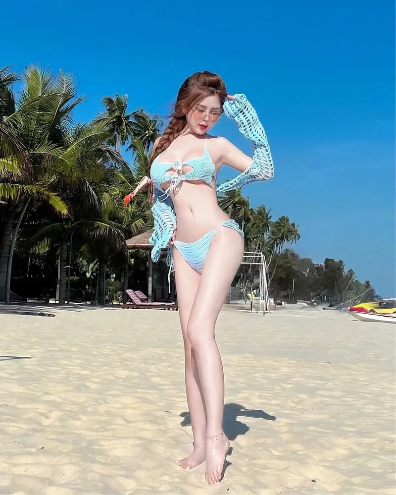 Gái xinh Việt Nam với áo khoác thời trang thể hiện gu thẩm mỹ ấn tượng