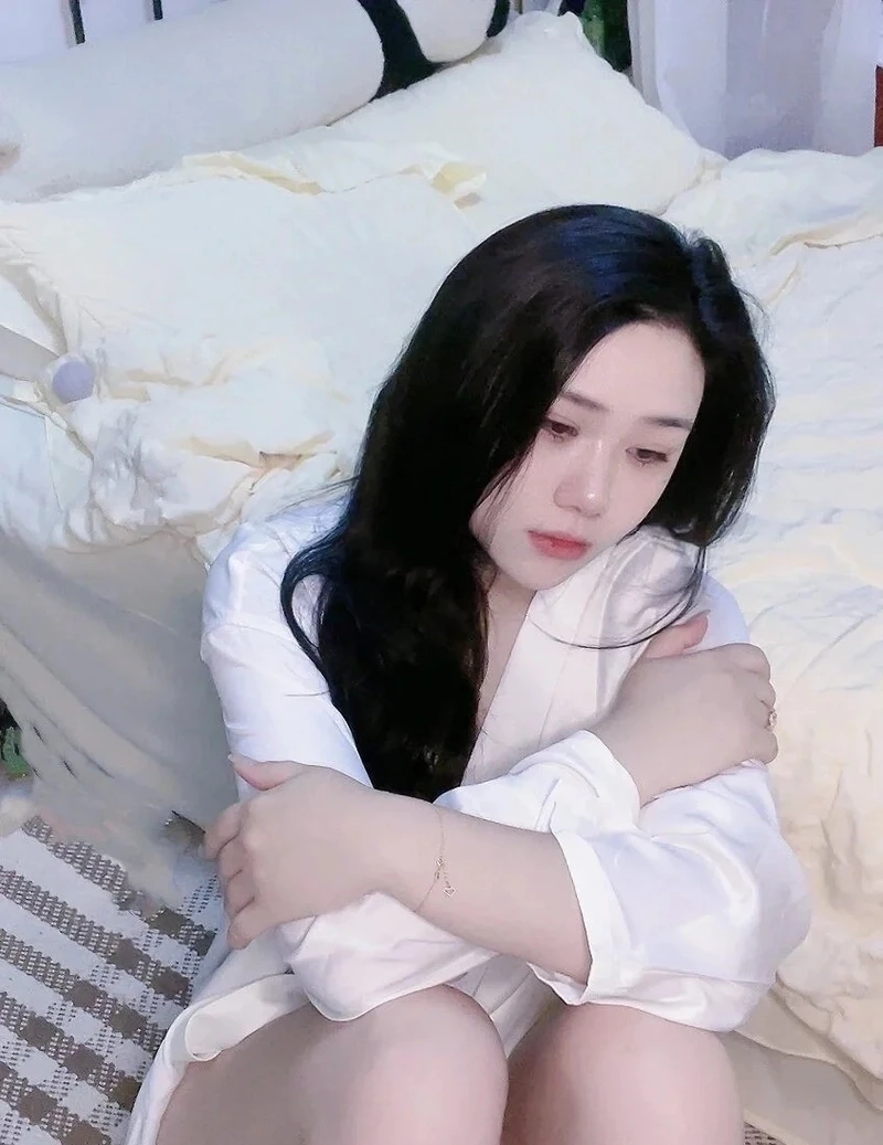Hình ảnh stt tình yêu không được đáp lại, trái tim cô đơn