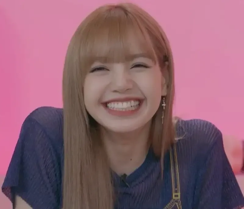 Lisa Blackpink meme hài hước mang lại tiếng cười vui vẻ