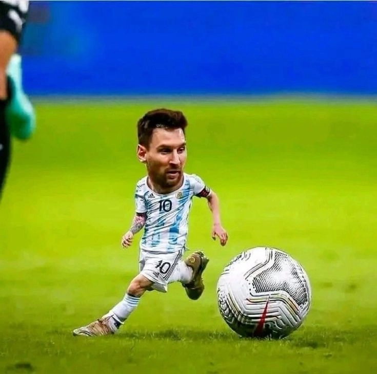 Meme Messi Ronaldo ngộ nghĩnh thể hiện tình bạn thú vị