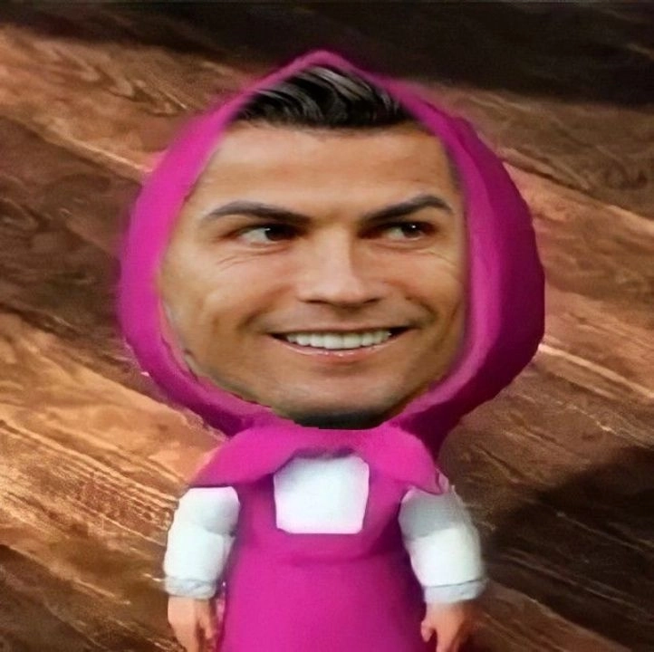 Cristiano Ronaldo meme biểu cảm ngộ nghĩnh dành cho fan yêu bóng đá