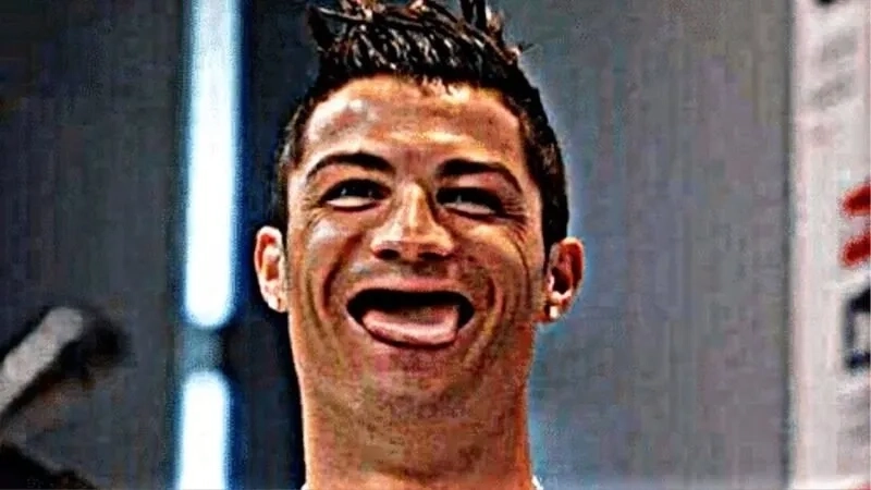 Ronaldo meme World Cup biểu cảm ngộ nghĩnh trong trận đấu lớn