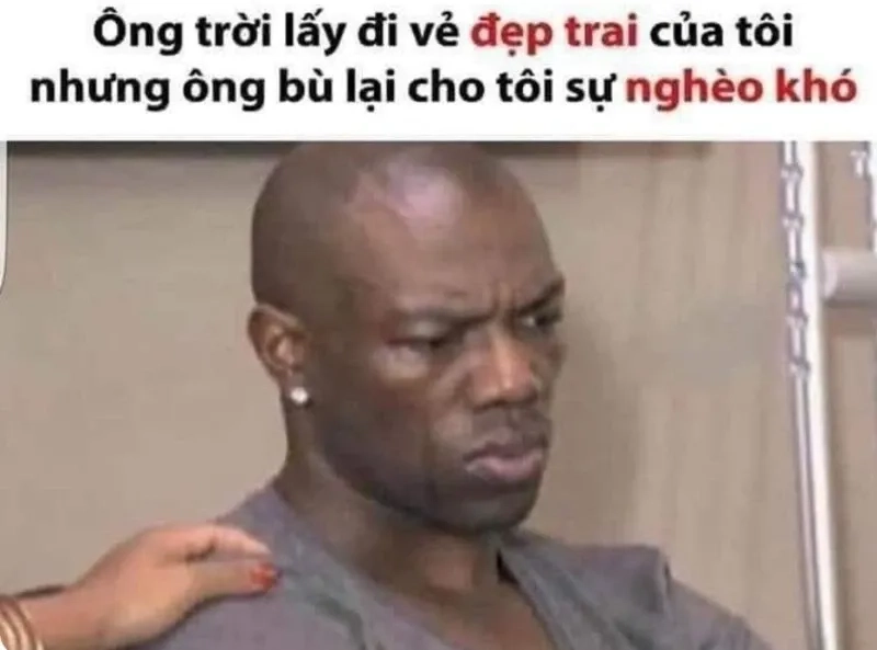 Meme anh da đen khóc với biểu cảm buồn bã nhưng thú vị