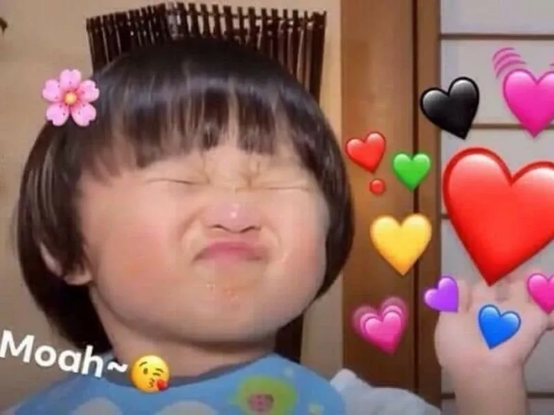 Meme ảnh em bé cute sáng tạo với hình ảnh dễ thương độc đáo