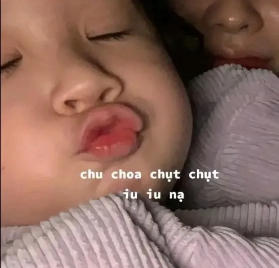 Meme hôn cute dễ thương và hài hước dành cho các cặp đôi