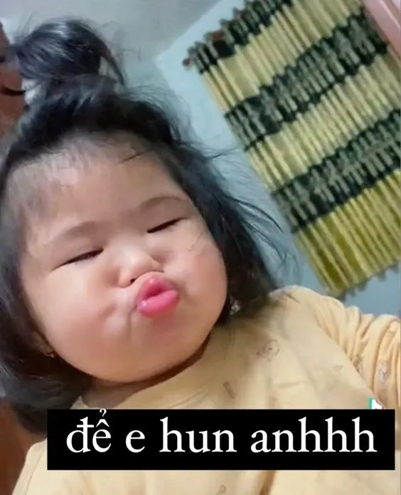 Meme hôn hài hước với hình ảnh độc đáo và thú vị không ngừng