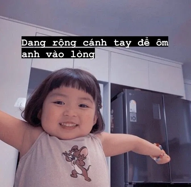 Cần 1 cái ôm meme mang lại tiếng cười với thông điệp đáng yêu