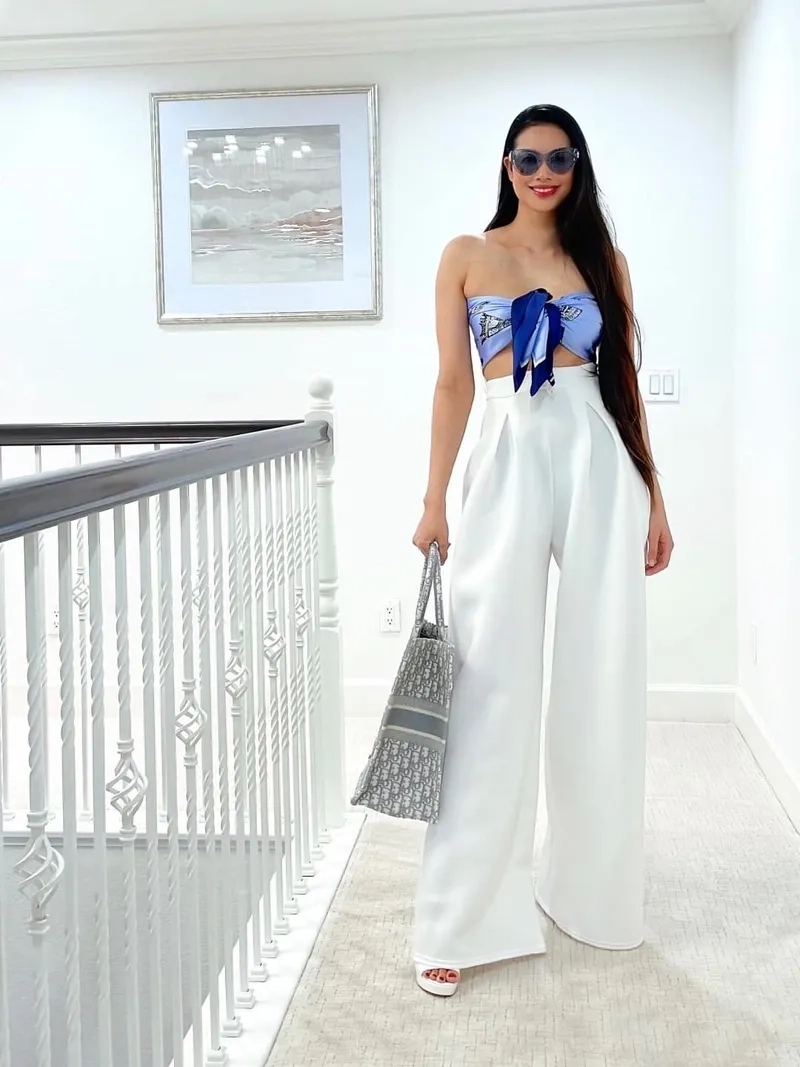Phạm Hương sexy trong các phần trình diễn luôn gây ấn tượng mạnh