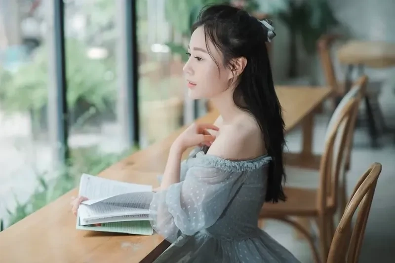 Nghệ sĩ Phương Oanh được khán giả yêu mến qua từng vai diễn