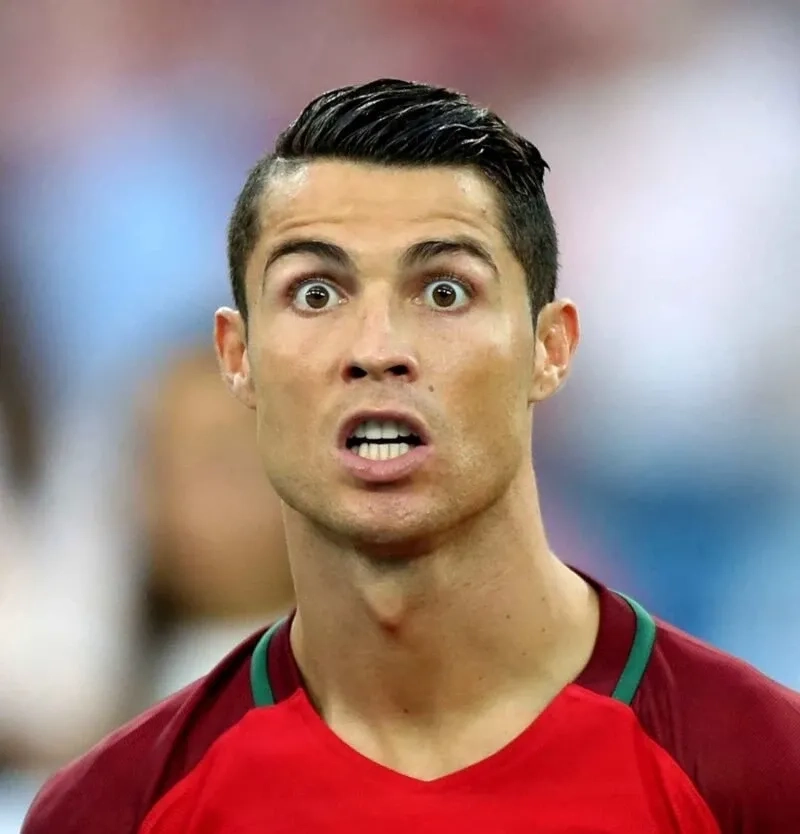 Meme Ronaldo Messi hài hước về cuộc đối đầu giữa hai siêu sao