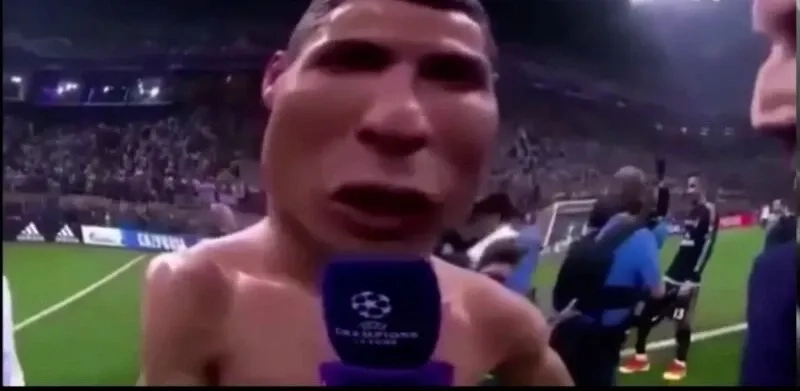 Ronaldo meme Messi hài hước với khoảnh khắc đối đầu thú vị