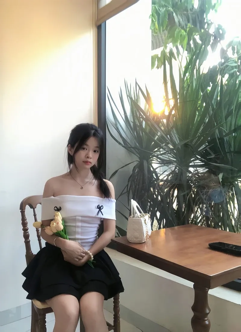 Hình nền phô mai que con gái cho điện thoại ngập tràn màu sắc