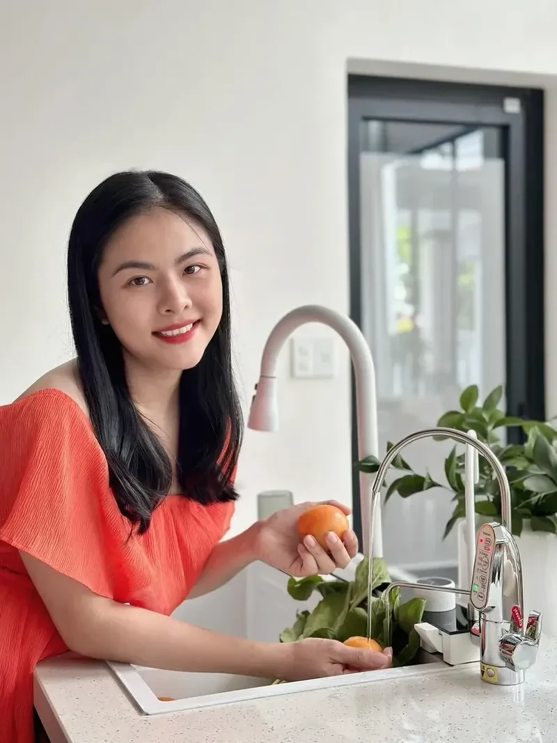 Chồng diễn viên Vân Trang là người luôn ủng hộ và chia sẻ cùng cô