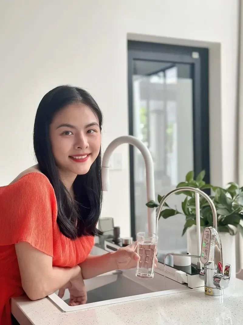 Con của diễn viên Vân Trang luôn là niềm hạnh phúc lớn của gia đình
