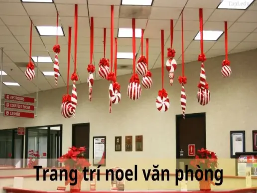 Mách bạn cách trang trí Noel văn phòng đẹp mắt, đơn giản và ấn tượng