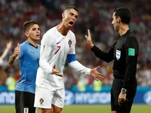 Tổng hợp ảnh Ronaldo meme hài hước và sáng tạo nhất