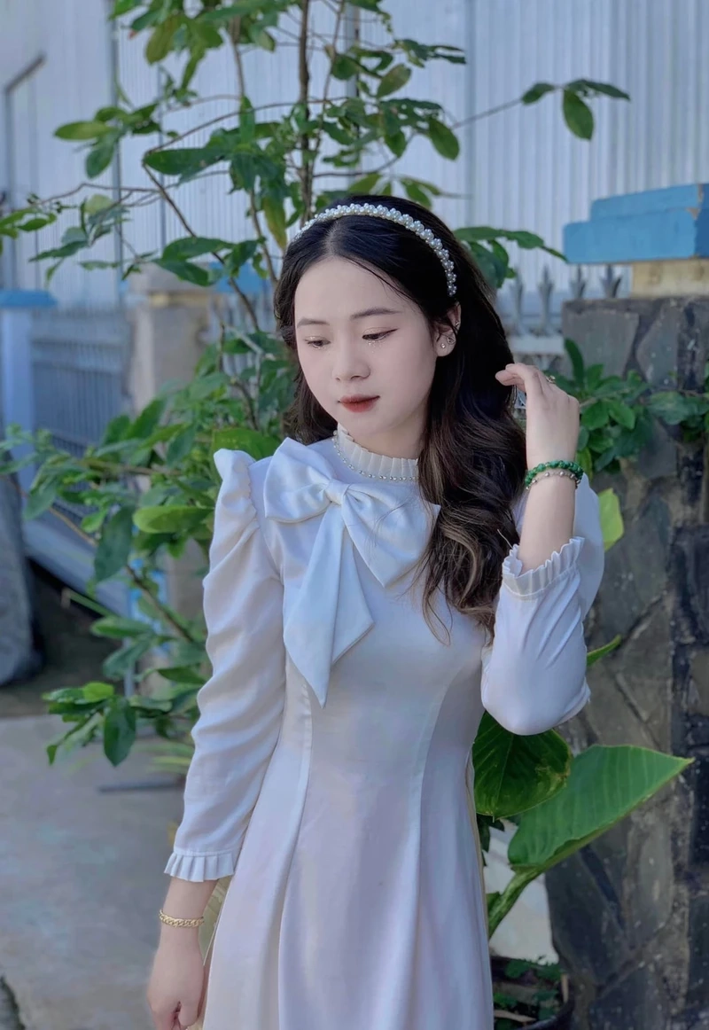 Hình be gái cute tạo nên vẻ đẹp ngây thơ và dễ thương khó cưỡng